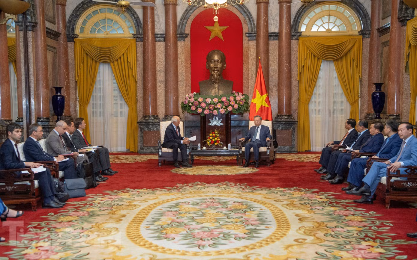Đại diện cấp cao Liên minh Châu Âu (EU) về chính sách đối ngoại và an ninh Josep Borrell Fontelles hội kiến Chủ tịch nước Tô Lâm. (Ảnh: Như Ý)