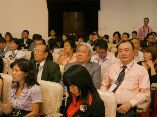 Hội nghị thu hút nhiều doanh nhân là Việt kiều Nhiều doanh nhân có mặt tại hội nghị