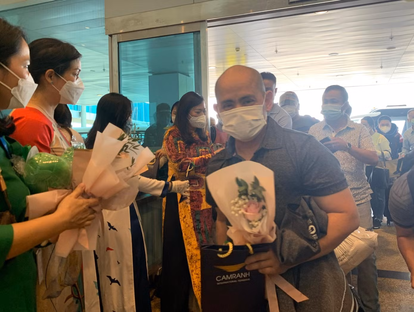 Nhiều du khách quốc tế cho biết rất vui mừng khi trở lại tham quan, nghỉ dưỡng tại Việt Nam Nhiều du khách quốc tế cho biết rất vui mừng khi trở lại tham quan, nghỉ dưỡng tại Việt Nam