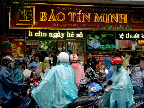 Tiệm vàng kinh doanh đóng cửa muộn dễ tạo điều kiện cho kẻ cướp hoành hành