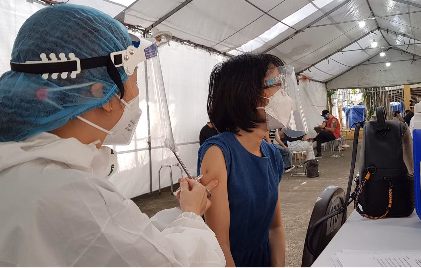 TPHCM đang nỗ lực tiêm chủng để sớm đạt miễn dịch cộng đồng với dịch COVID-19