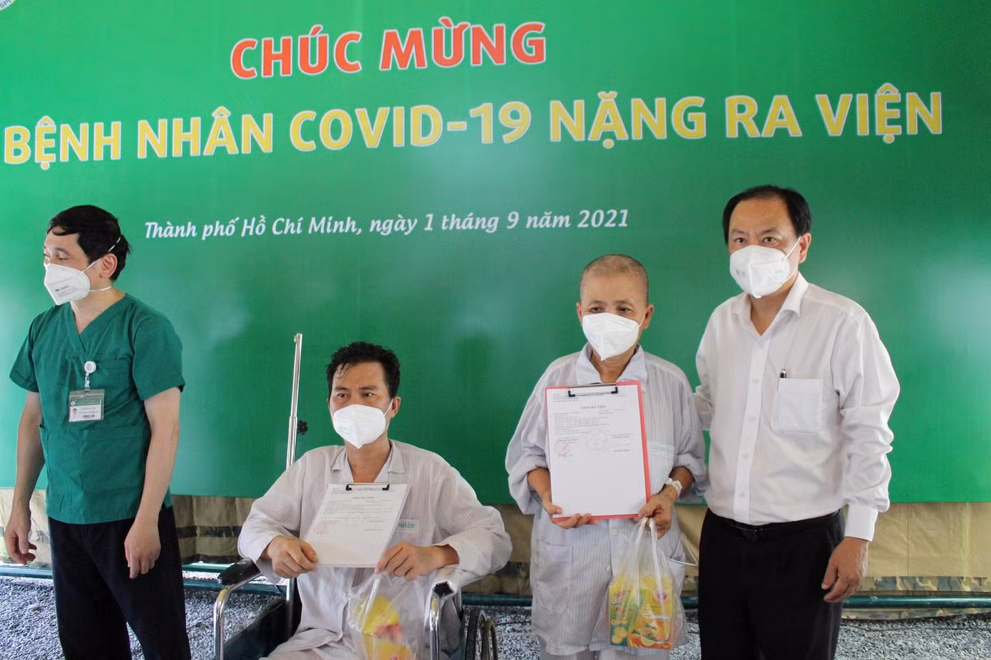 Dự kiến tuần tới sẽ có nhiều bệnh nhân tại Trung tâm Hồi sức COVID-19 Bệnh viện Bạch Mai phụ trách sẽ tiếp tục xuất viện. Dự kiến tuần tới sẽ có nhiều bệnh nhân tại Trung tâm Hồi sức COVID-19 Bệnh viện Bạch Mai phụ trách sẽ tiếp tục xuất viện.