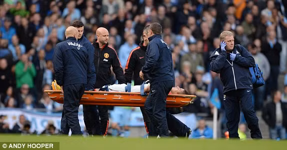 Man City-M.U (1-0): Quỷ đỏ ôm hận vì tội đồ Smalling ảnh 15