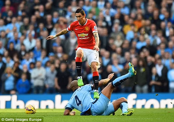 Man City-M.U (1-0): Quỷ đỏ ôm hận vì tội đồ Smalling ảnh 17
