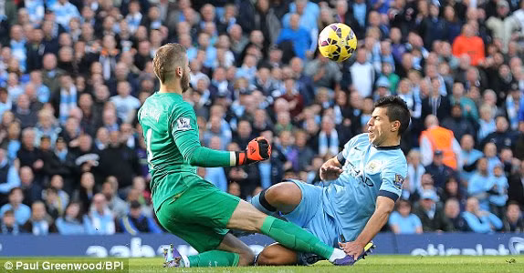 Man City-M.U (1-0): Quỷ đỏ ôm hận vì tội đồ Smalling ảnh 12
