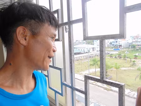 ..rồi đi ngắm ô tô, nhà cao tầng