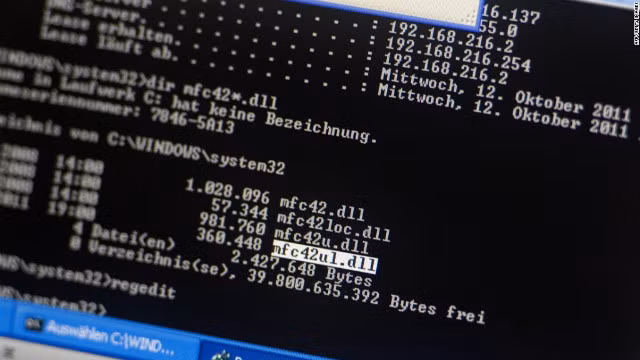 The hackers appear bent on stealing company secrets to sell on the underground market, according to reports. Theo một số báo cáo, các tin tặc đột nhập vào những tập đoàn lớn, đánh cắp thông tin mật bán ra 