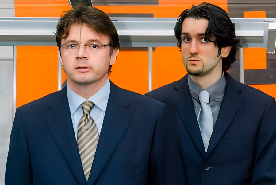 Florent Dabadie (phải) là trợ lý cũ của HLV Troussier ở tuyển Nhật Bản Florent Dabadie (phải) là trợ lý cũ của HLV Troussier ở tuyển Nhật Bản