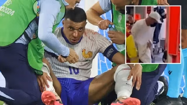 Mbappe đến bệnh viện sau khi gãy mũi ở trận đấu với Áo