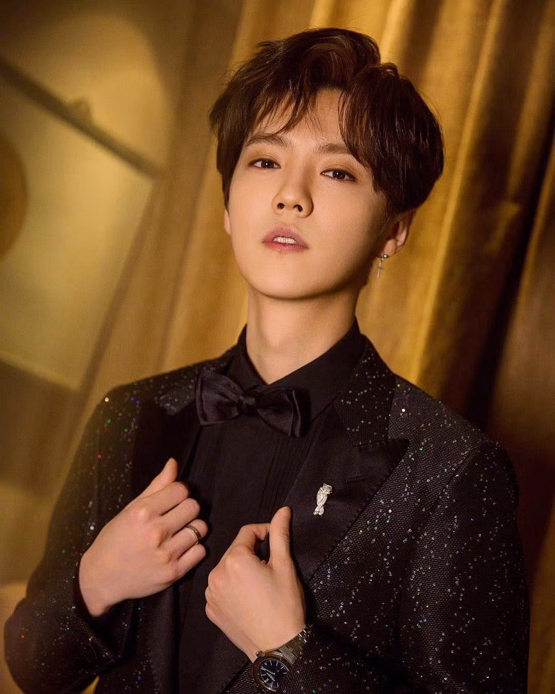 25. Luhan (Lộc Hàm) là nam ca sĩ, diễn viên người Trung Quốc, cựu thành viên của nhóm nhạc Hàn Quốc EXO.