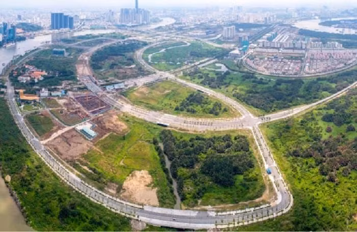 Nhiều khu đất trị giá hàng trăm tỷ đồng của ông Liên Khui Thìn ở quận 2 (cũ) bị chiếm đoạt, không thể thi hành án. Nhiều khu đất trị giá hàng trăm tỷ đồng của ông Liên Khui Thìn ở quận 2 (cũ) bị chiếm đoạt, không thể thi hành án.