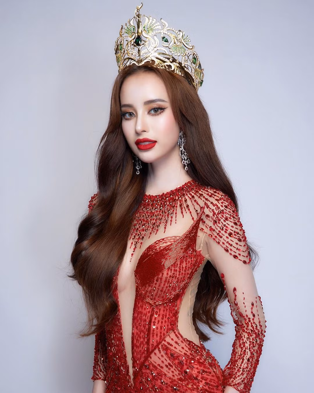 Người đẹp Thitaree Pongtonsaton đã giành chiến thắng tại cuộc thi Miss Grand Saraburi 2025. Cô giành quyền đại diện cho tỉnh Saraburi tại cuộc thi Hoa hậu Hòa bình Thái Lan 2025.