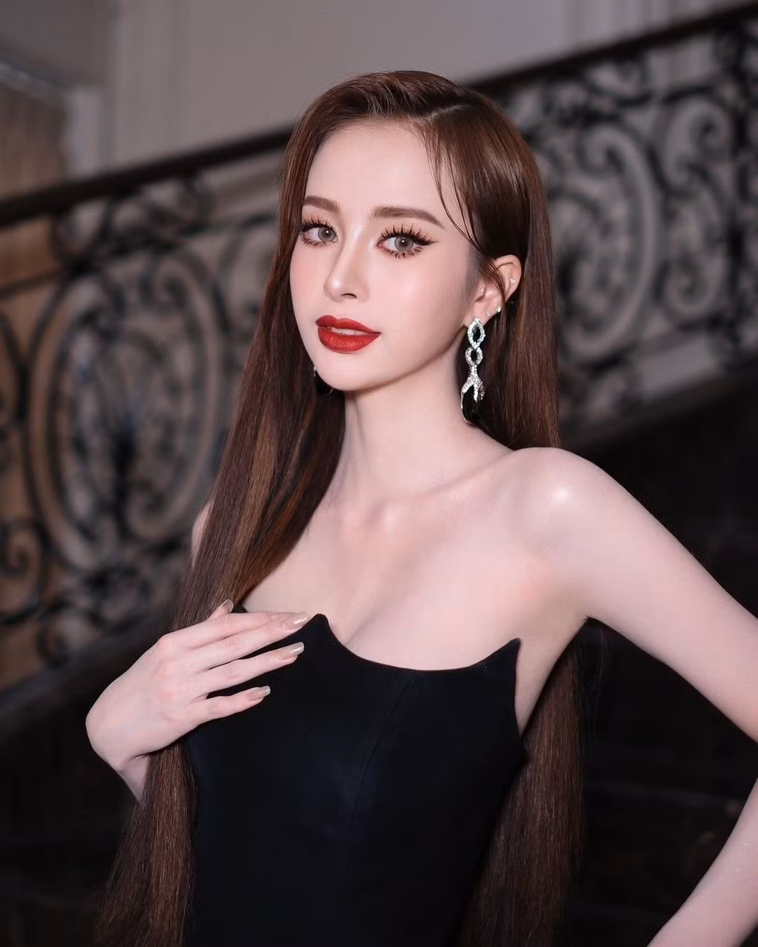 Trên nền tảng TikTok, Thitaree Pongtonsaton có tài khoản với hơn 7 triệu người theo dõi và nhiều clip triệu view.