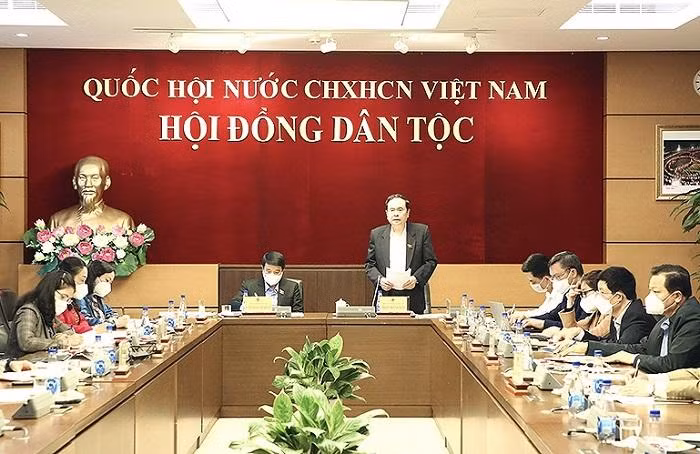Đồng chí Trần Thanh Mẫn phát biểu ý kiến tại buổi làm việc.