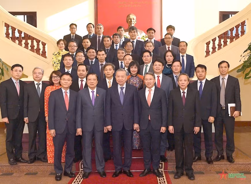 Tổng Bí thư Tô Lâm và các đại biểu tại Bộ Tư pháp.