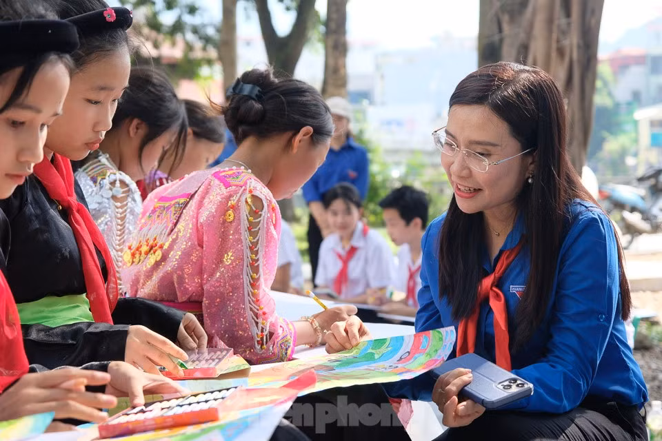 Cuộc thi nhằm góp phần đảm bảo trẻ em được tiếp cận thông tin, phổ biến đường lối, chính sách về bình đẳng giới, phòng, chống bạo lực gia đình, xâm hại,… Ảnh minh họa: Châu Linh Cuộc thi nhằm góp phần đảm bảo trẻ em được tiếp cận thông tin, phổ biến đường lối, chính sách về bình đẳng giới, phòng, chống bạo lực gia đình, xâm hại,… Ảnh minh họa: Châu Linh