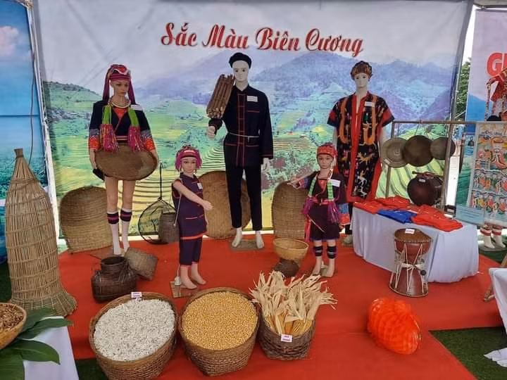 Một gian hàng tại ngày hội