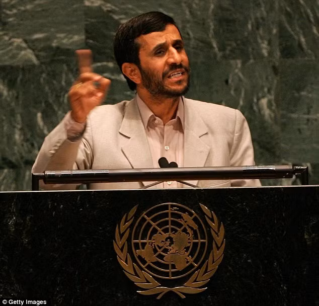 Tổng thống Mahmoud Ahmadinejad phát biểu tại Đại hội đồng Liên Hiệp Quốc ngày 19/9/2006