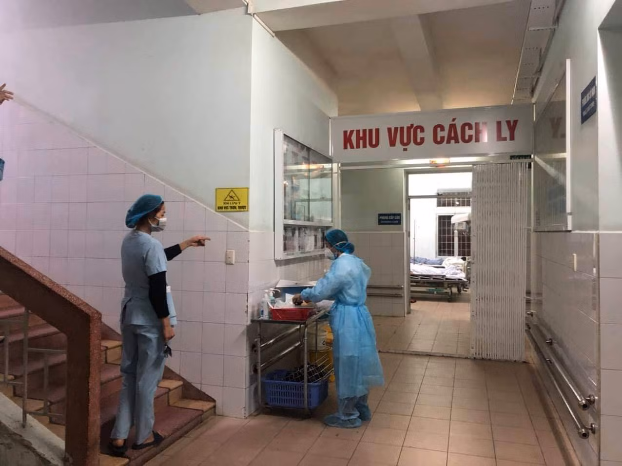 Bố của bệnh nhân thứ 17 đã tiếp xúc bao nhiêu người? ảnh 1