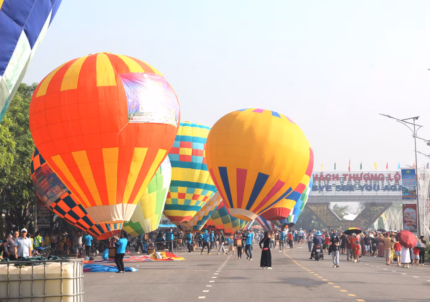 Tràn ngập sắc màu khinh khí cầu