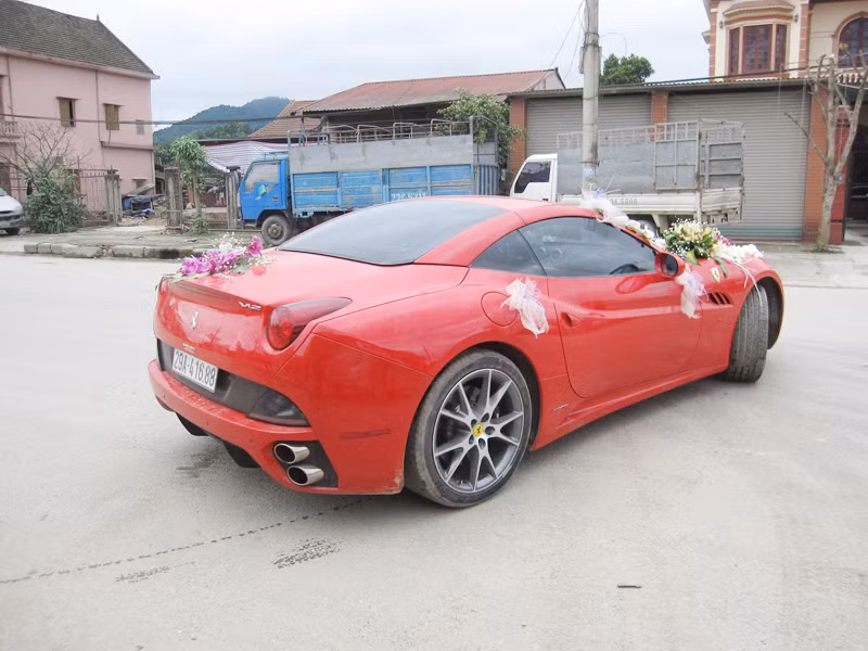 Siêu xe Ferrari của nữ đại gia