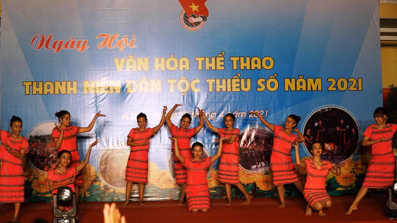 Bản sắc văn hóa vùng cao TT-Huế vẫn được tiếp nối, truyền giữ bởi thế hệ trẻ người dân tộc thiểu số.