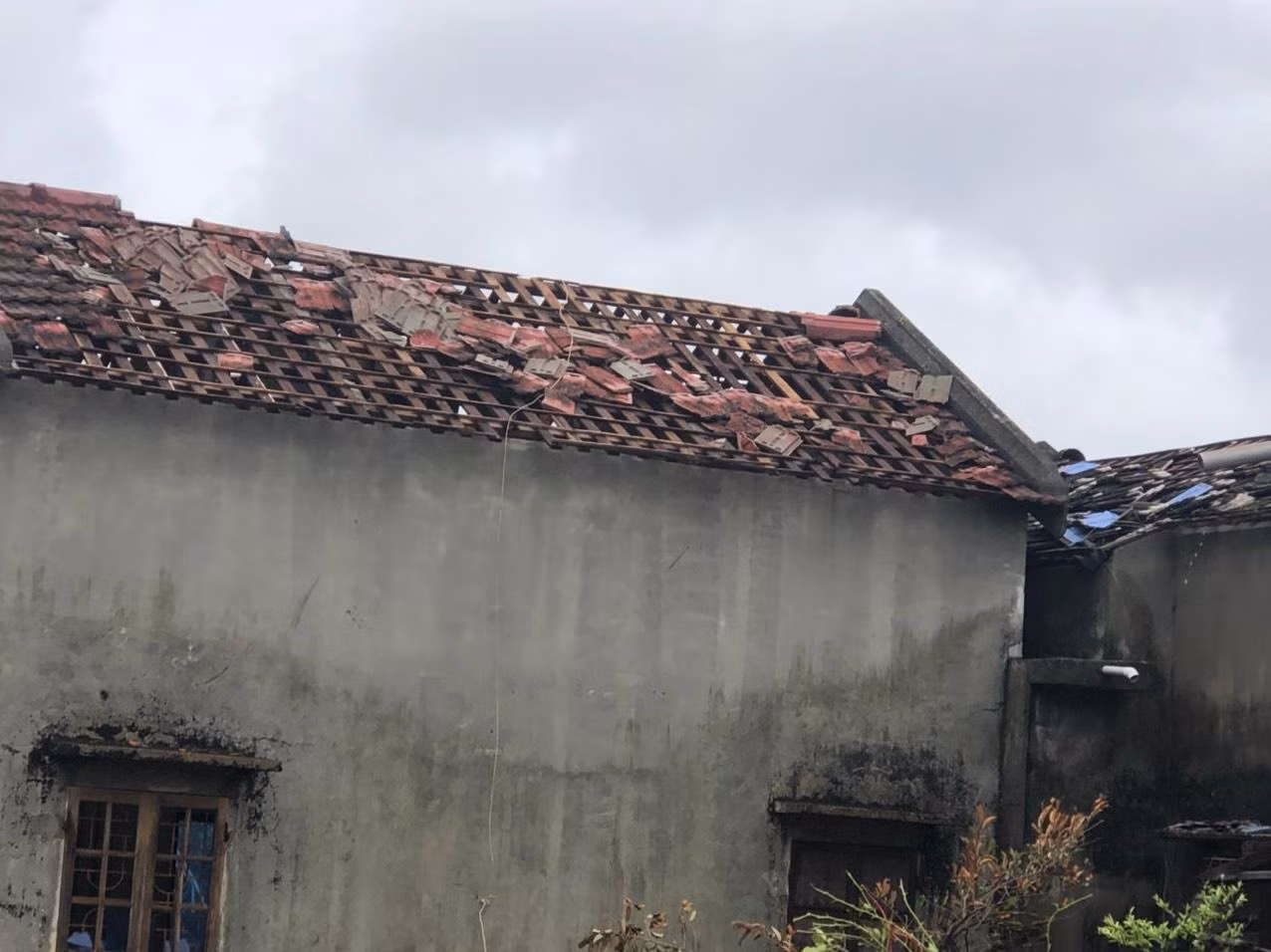 Những thiệt hại do bão số 4 gây ra tại TT-Huế.