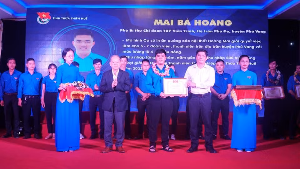 Những gương mặt thanh niên tiêu biểu thực hiện tốt các đề án thanh niên tại TT-Huế được tuyên dương, khen thưởng.