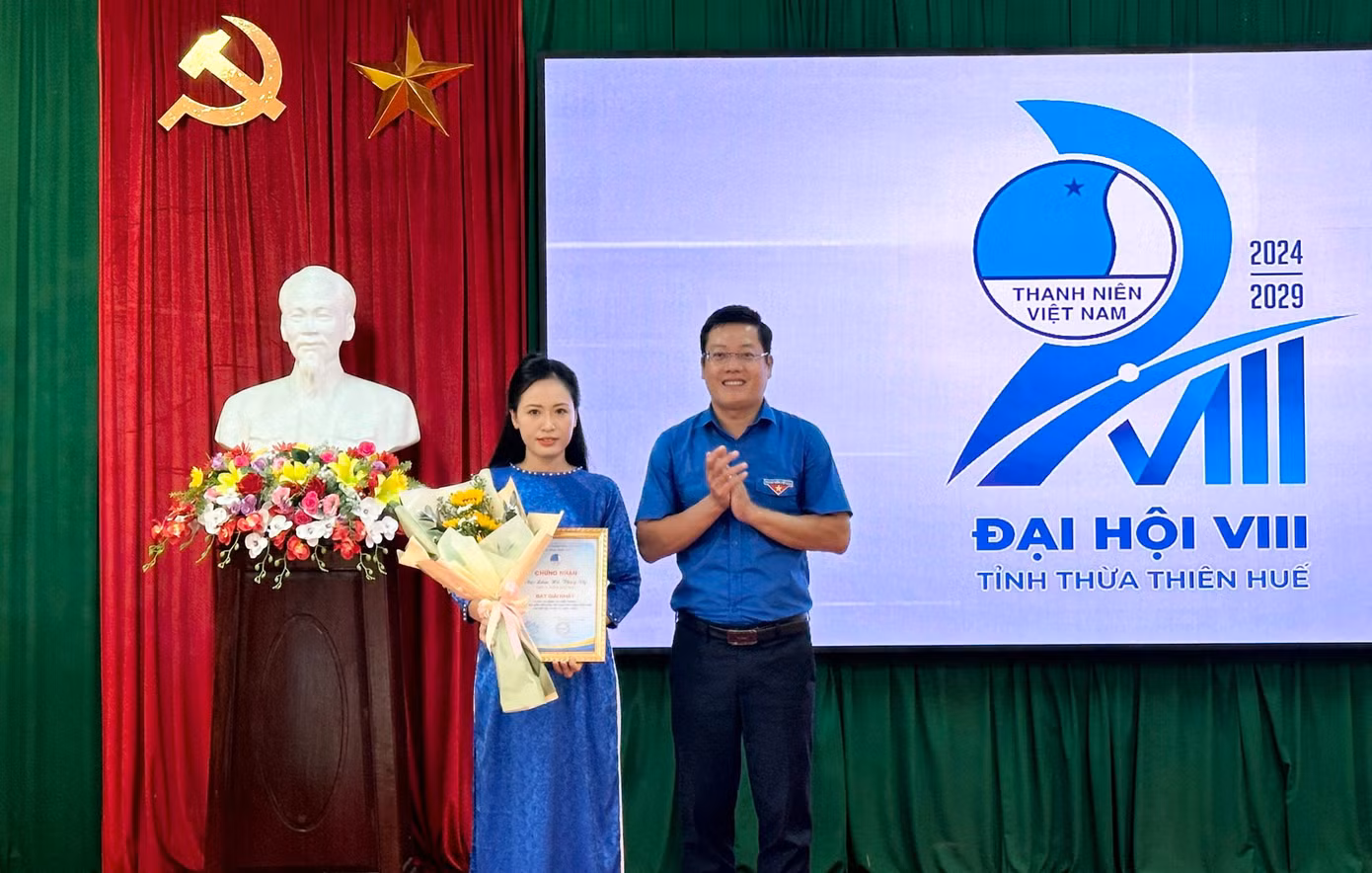 Tác giả Lâm Hồ Thụy Vy (TP. Huế) đạt giải nhất sáng tác biểu trưng Đại hội đại biểu Hội LHTN Việt Nam tỉnh TT-Huế lần thứ VIII, nhiệm kỳ 2024 - 2029.