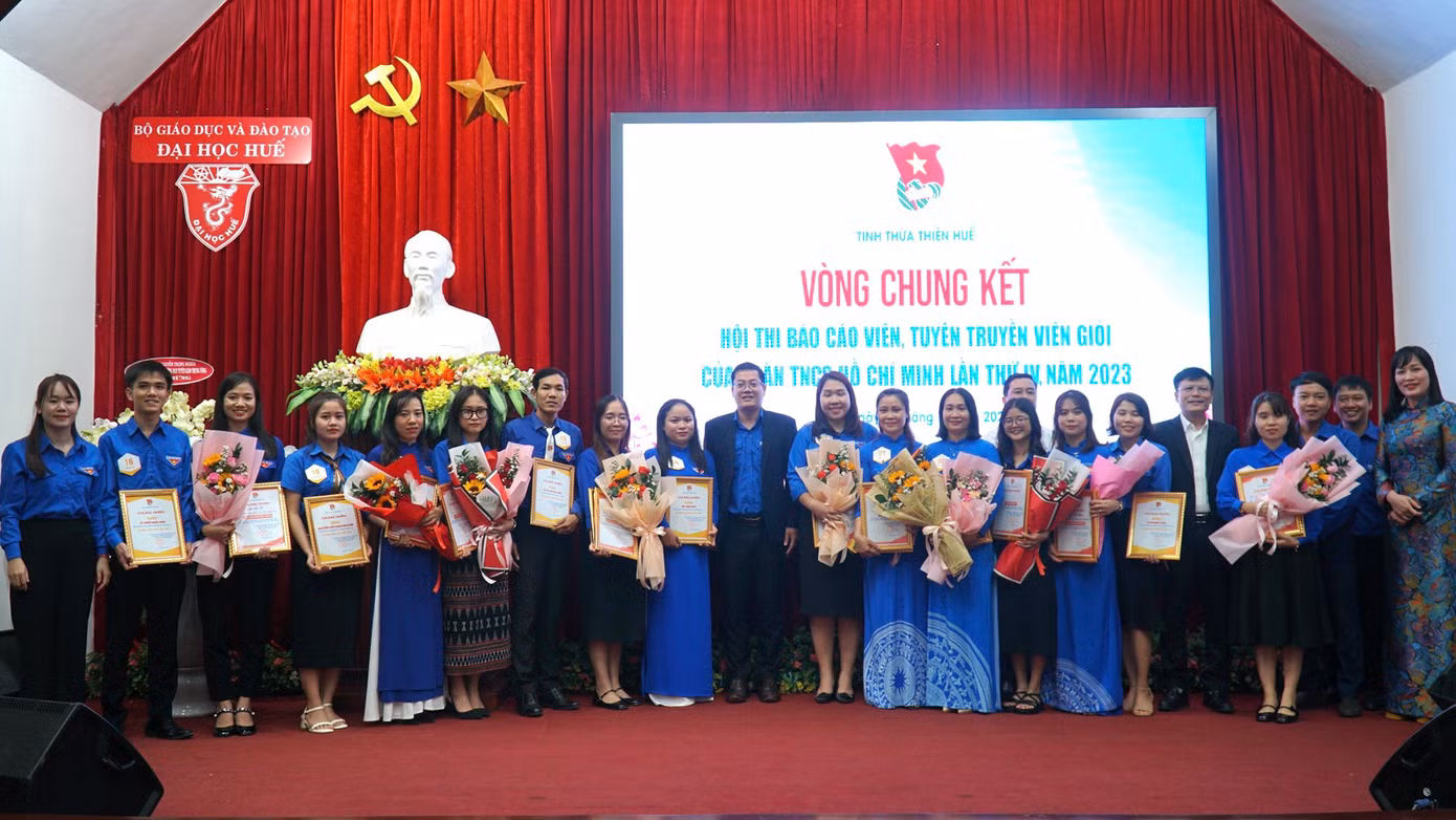16 thí sinh dự vòng chung kết hội thi báo cáo viên, tuyên truyền viên giỏi 16 thí sinh dự vòng chung kết hội thi báo cáo viên, tuyên truyền viên giỏi