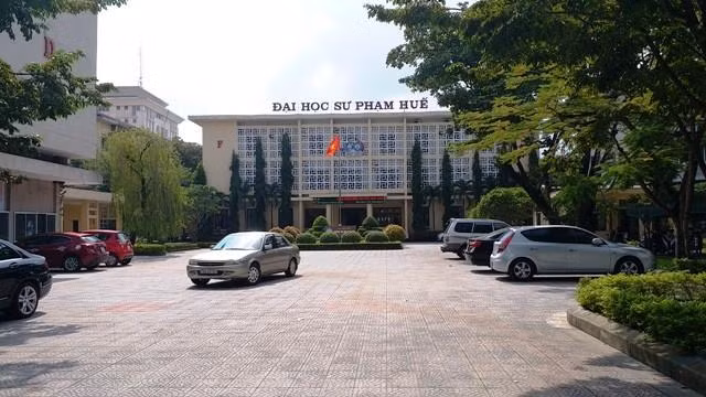 Trường ĐH Sư phạm Huế vẫn chưa cấp văn bằng, chứng chỉ cho học viên, do Trung tâm GDTX Quảng Bình chưa thanh toán tiền