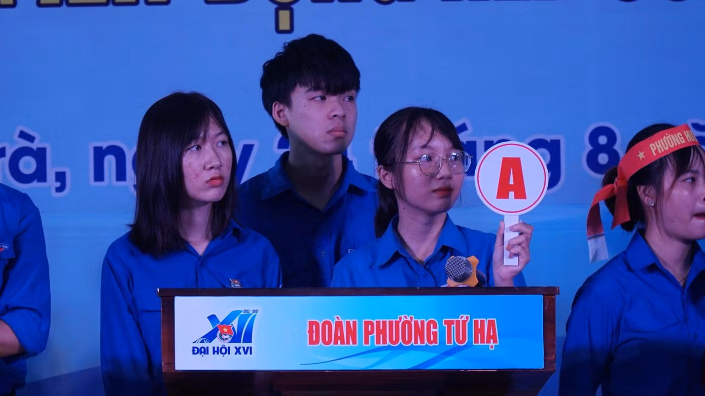 Trả lời đáp án của một phần thi đầy gây cấn. Trả lời đáp án của một phần thi đầy gây cấn.