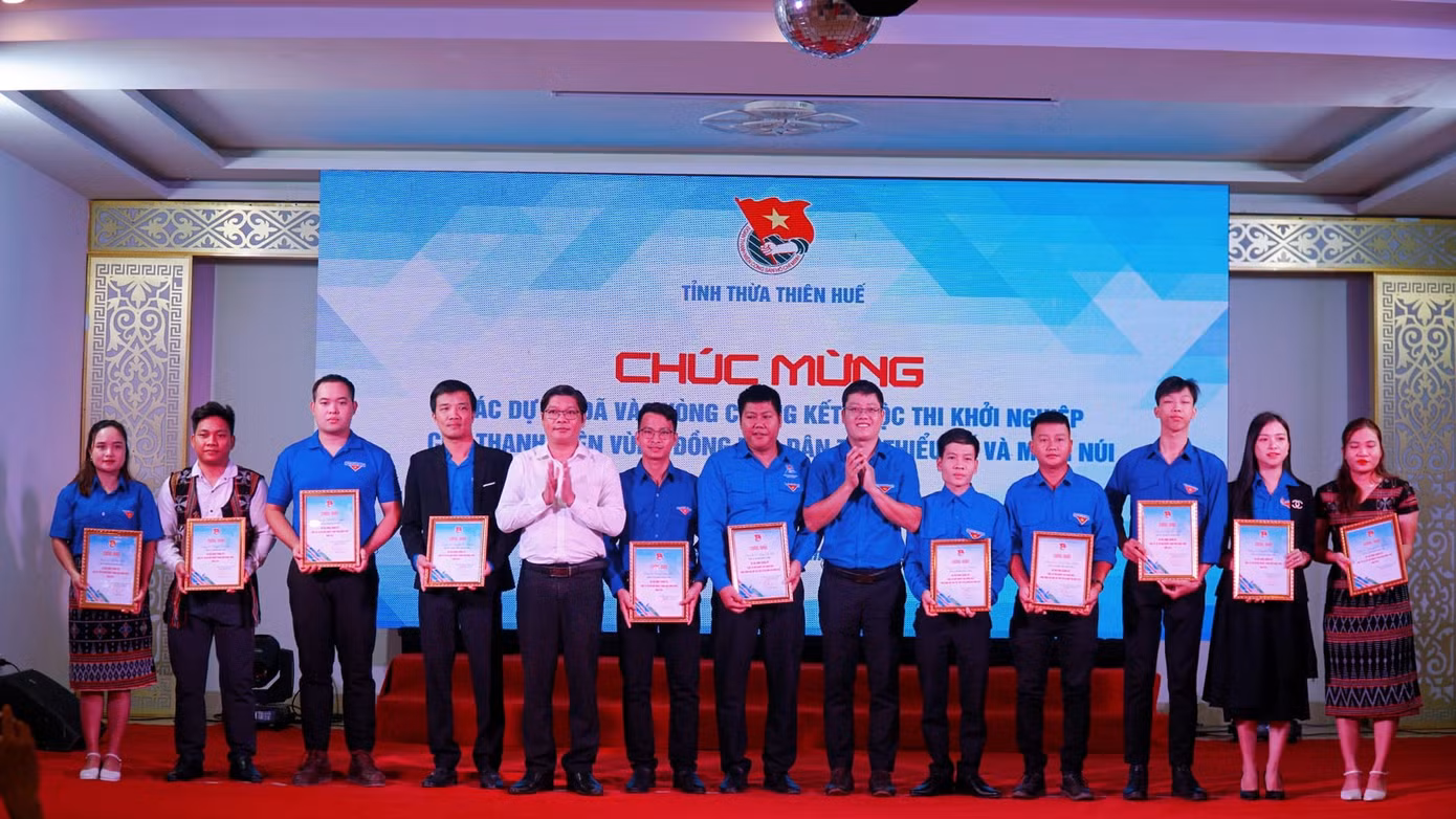 Các thí sinh có dự án lọt vào vùng chung kết cuộc thi dự án khởi nghiệp thanh niên nông thôn và thi khởi nghiệp cho thanh niên vùng đồng bào dân tộc thiểu số và miền núi TT-Huế.
