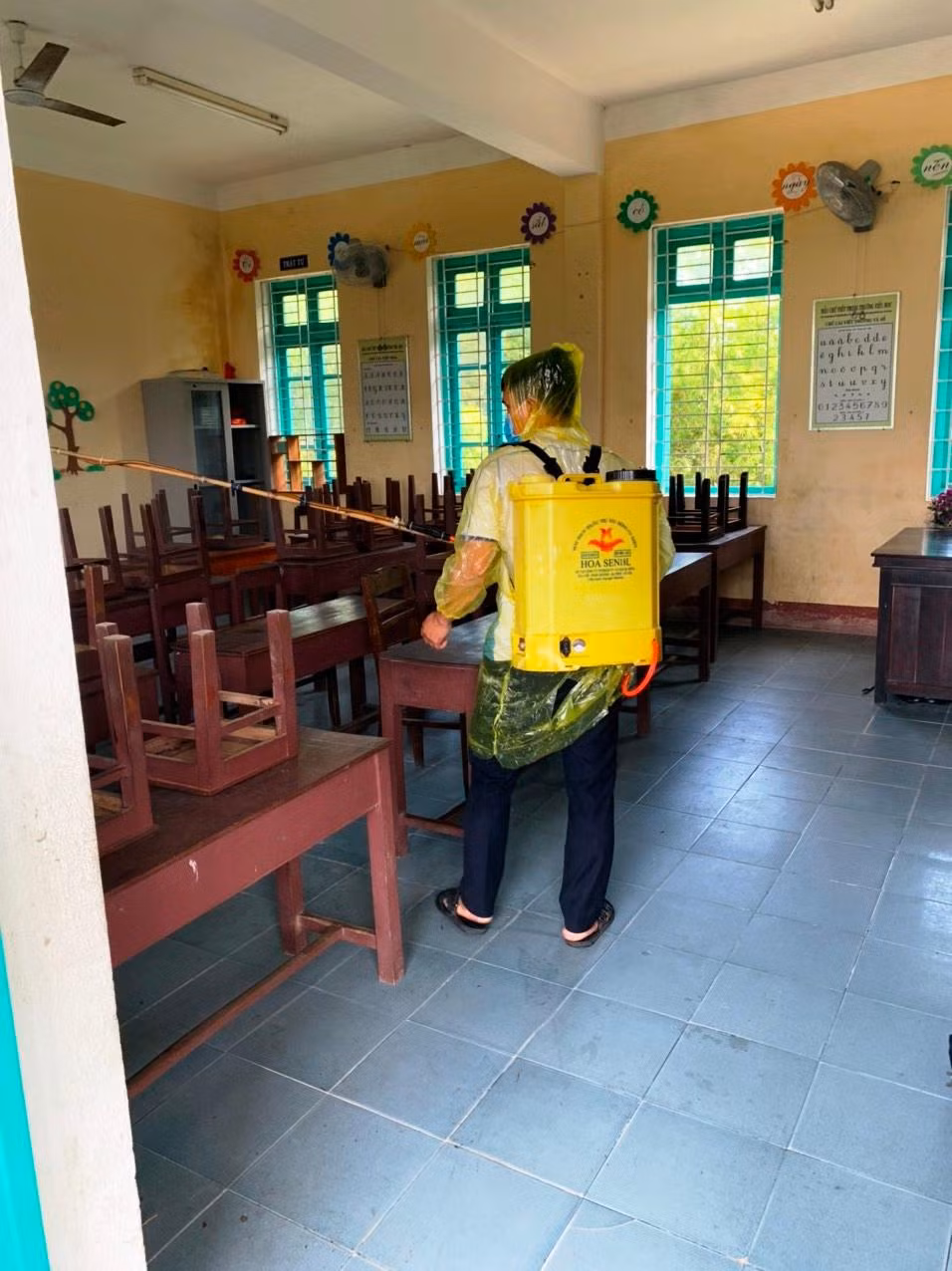 Phun tiêu độc khử trùng phòng ốc