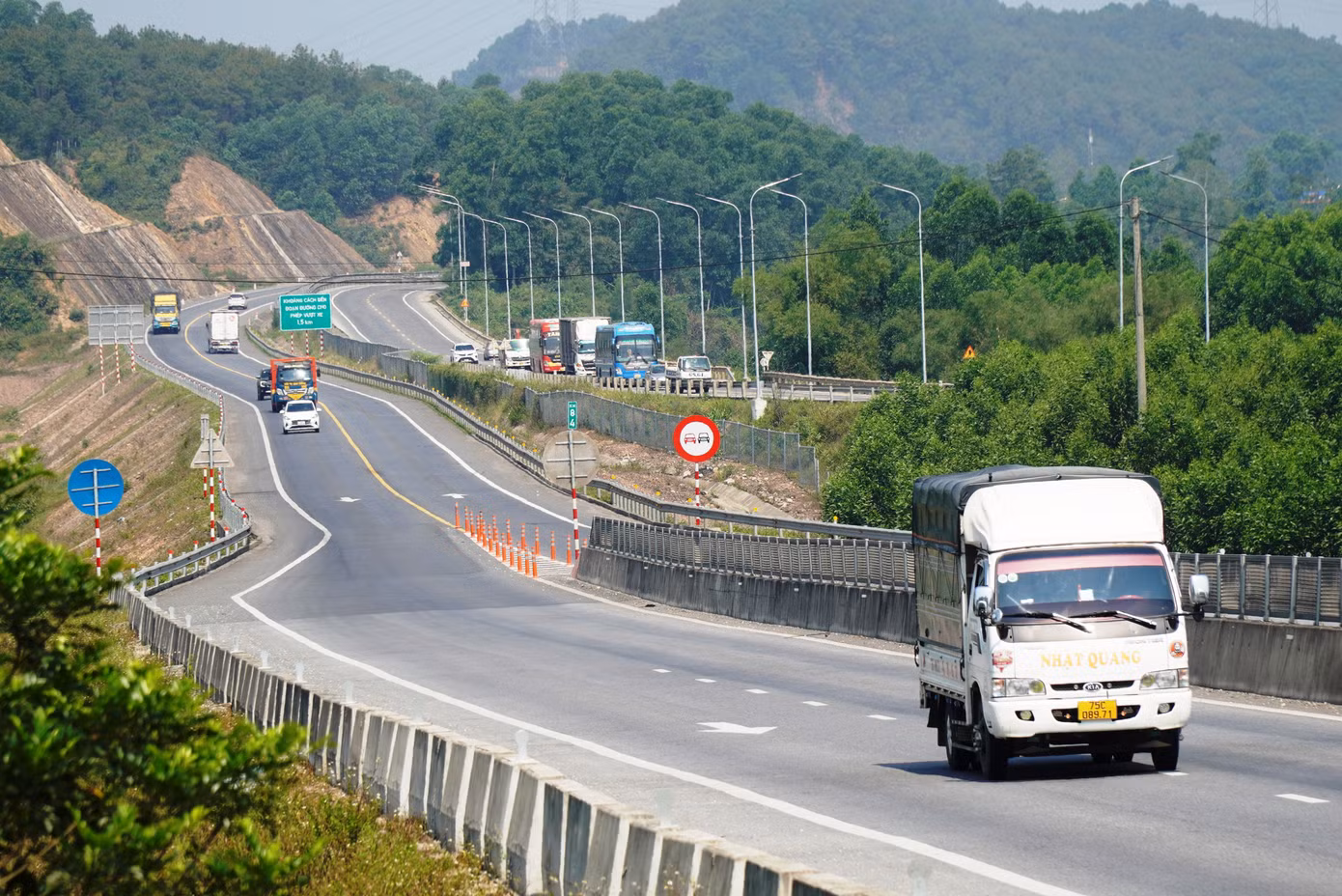 Đoạn cao tốc Cam Lộ - La Sơn qua địa bàn TP. Huế sẽ có trạm dừng nghỉ tạm thời phục lái xe, hành khách, người dân.