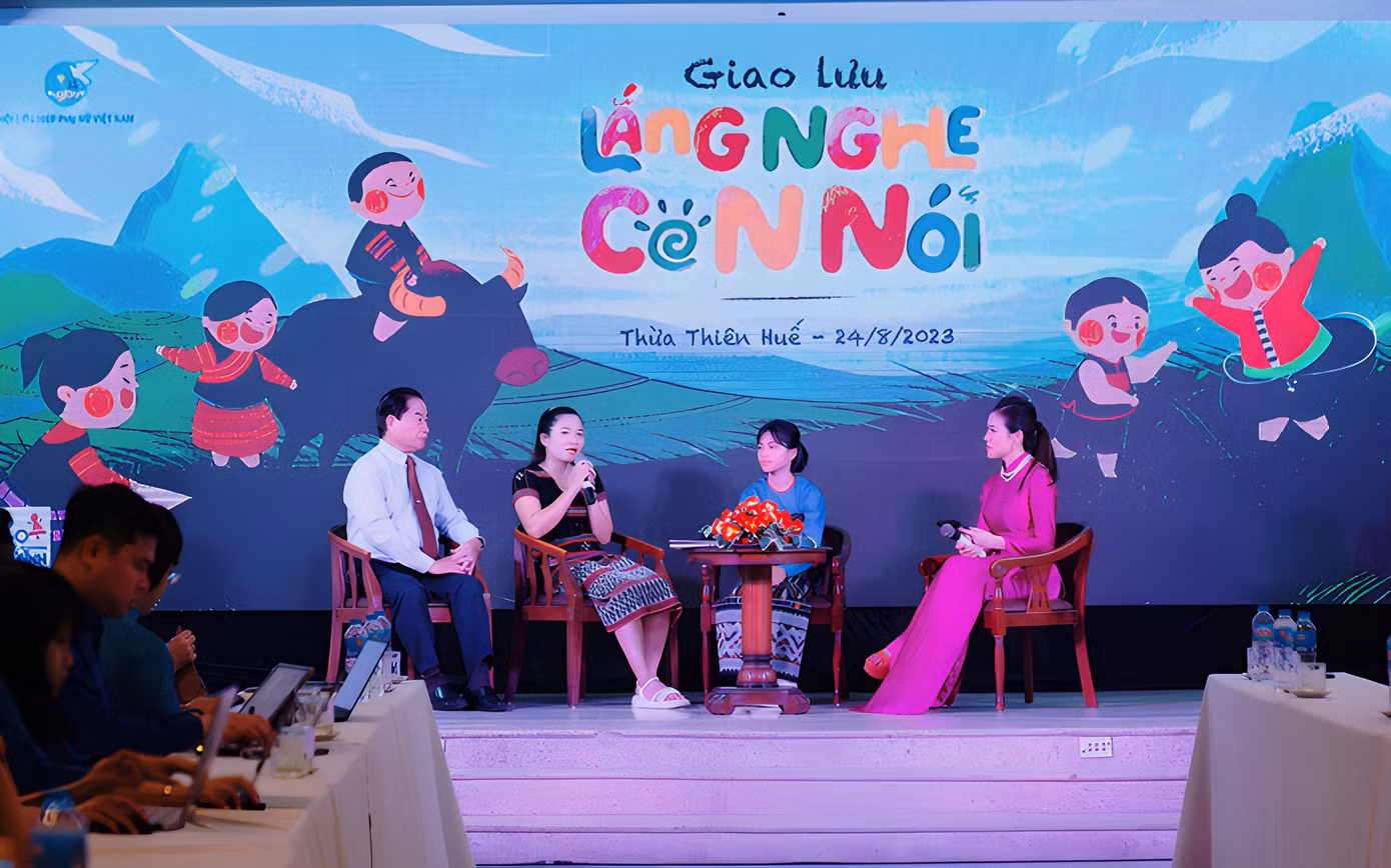 Giao lưu "Lắng nghe con nói". Giao lưu "Lắng nghe con nói".