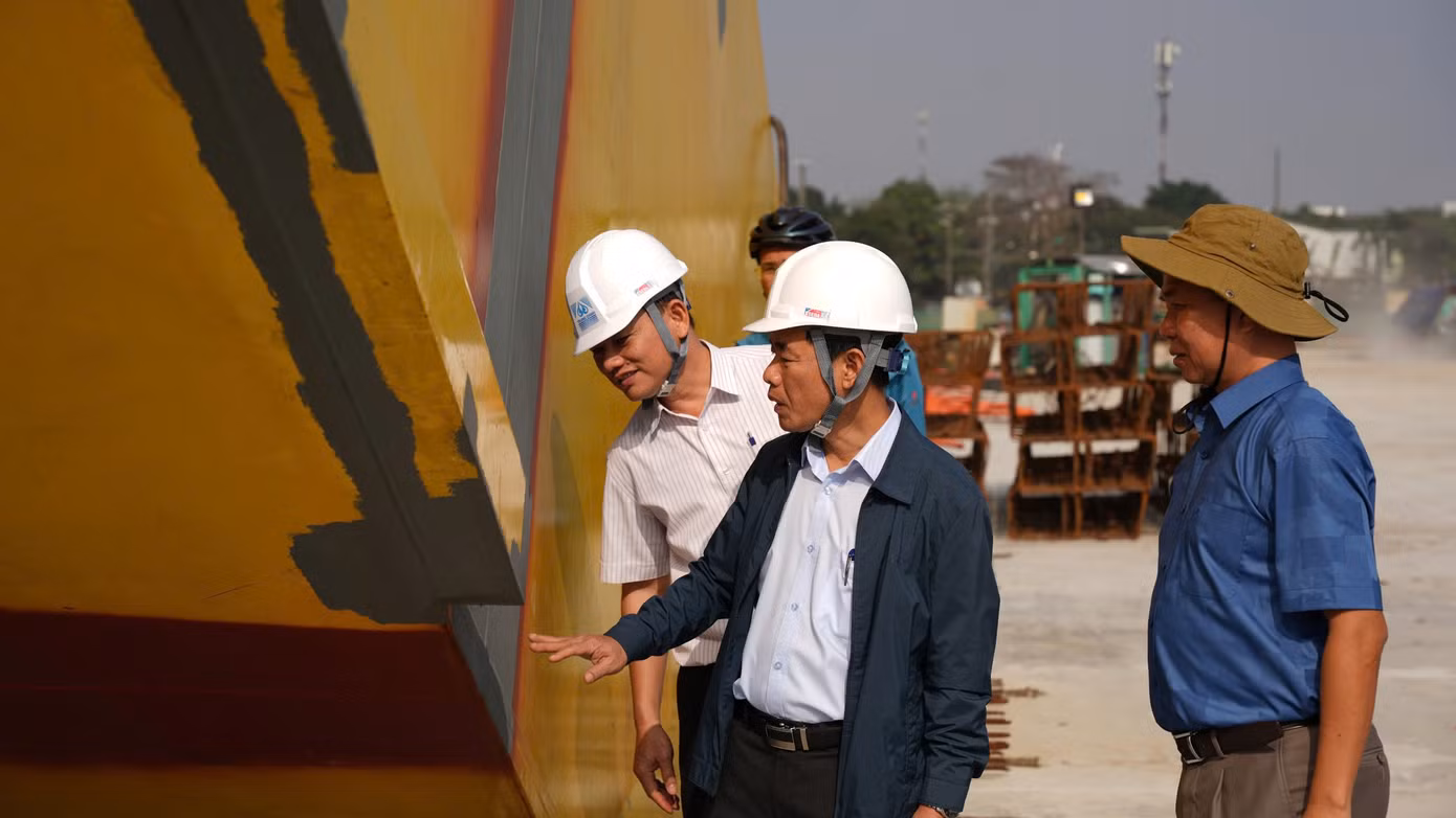 Chủ tịch UBND TP. Huế Nguyễn Văn Phương yêu cầu các đơn vị thi công thực hiện công trình đảm bảo tiến độ. Chủ tịch UBND TP. Huế Nguyễn Văn Phương yêu cầu các đơn vị thi công thực hiện công trình đảm bảo tiến độ.