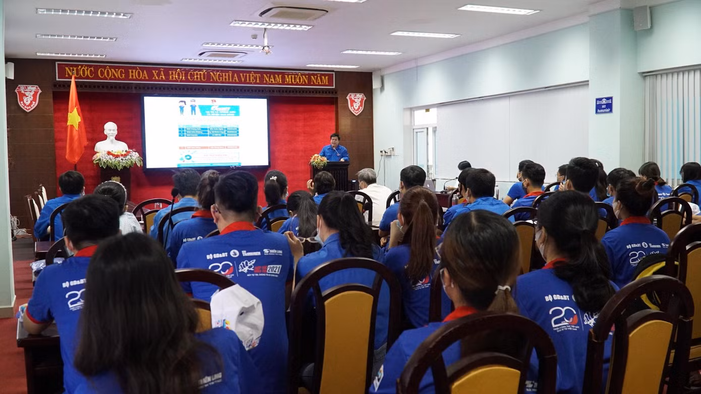 Chương trình năm nay thu hút hơn 1.000 tình nguyện viên là ĐVTN, sin viên tham gia