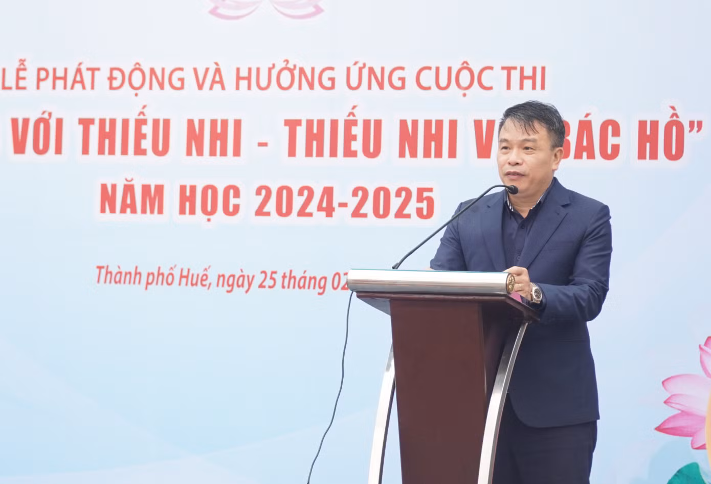 Tổng Biên tập Báo Thiếu niên Tiền phong và Nhi đồng Nguyễn Phan Khuê thông tin về cuộc thi.
