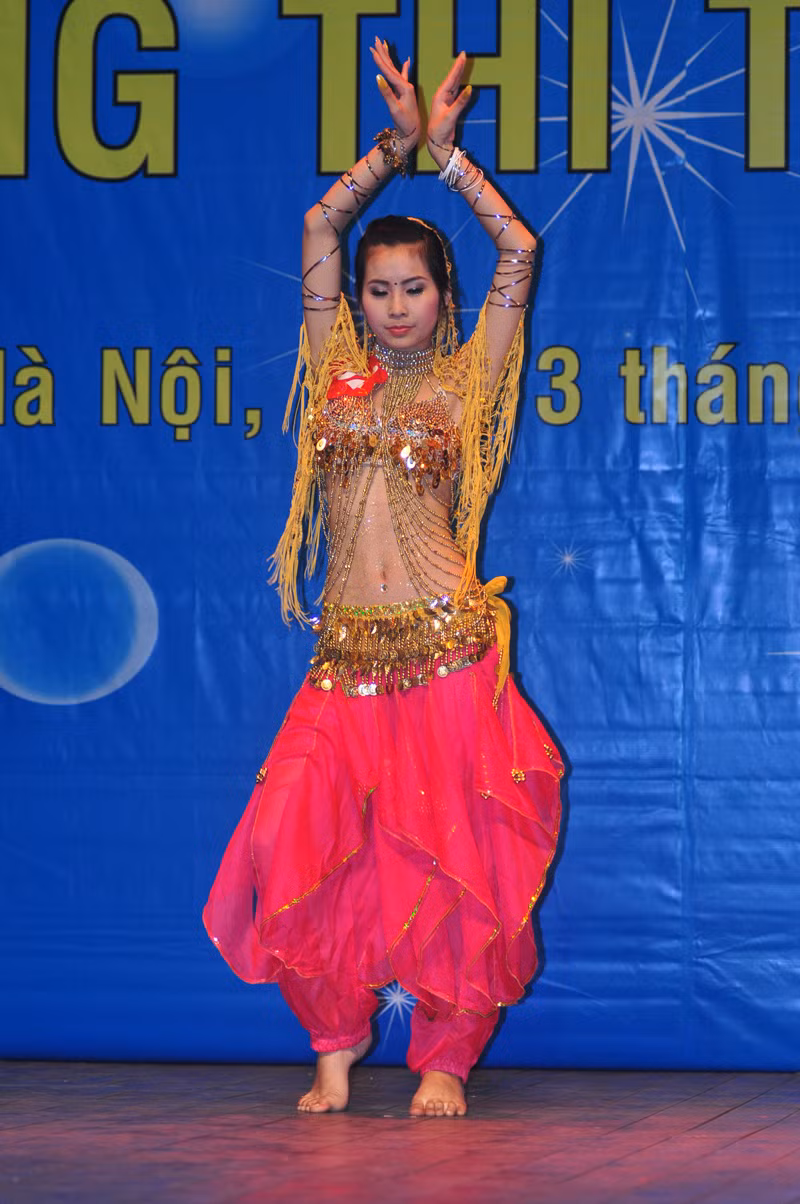 Sôi động với múa Ấn Độ