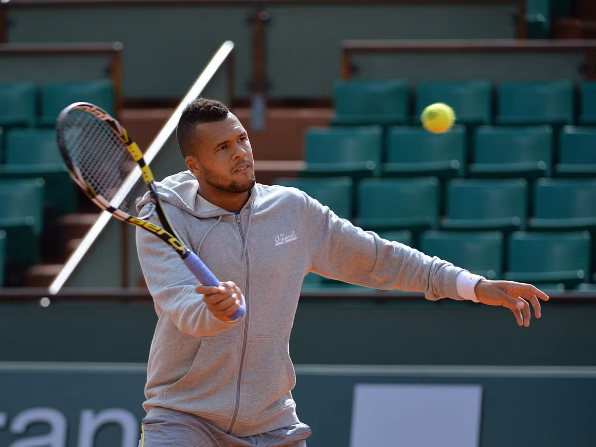 Jo-Wilfried Tsonga là niềm hy vọng lớn nhất của người Pháp tại Roland Garros. Jo-Wilfried Tsonga là niềm hy vọng lớn nhất của người Pháp tại Roland Garros