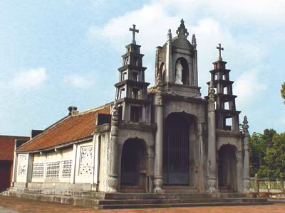 Toàn cảnh nhà thờ đá. Toàn cảnh nhà thờ đá