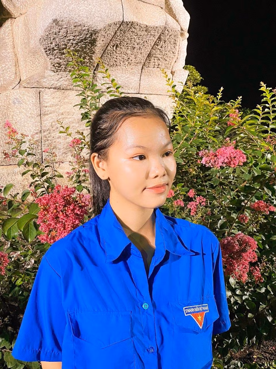 Anh Thư hào hứng với chặng đường mới tại trường cấp 3 Nguyễn Hữu Huân. Ảnh: NVCC