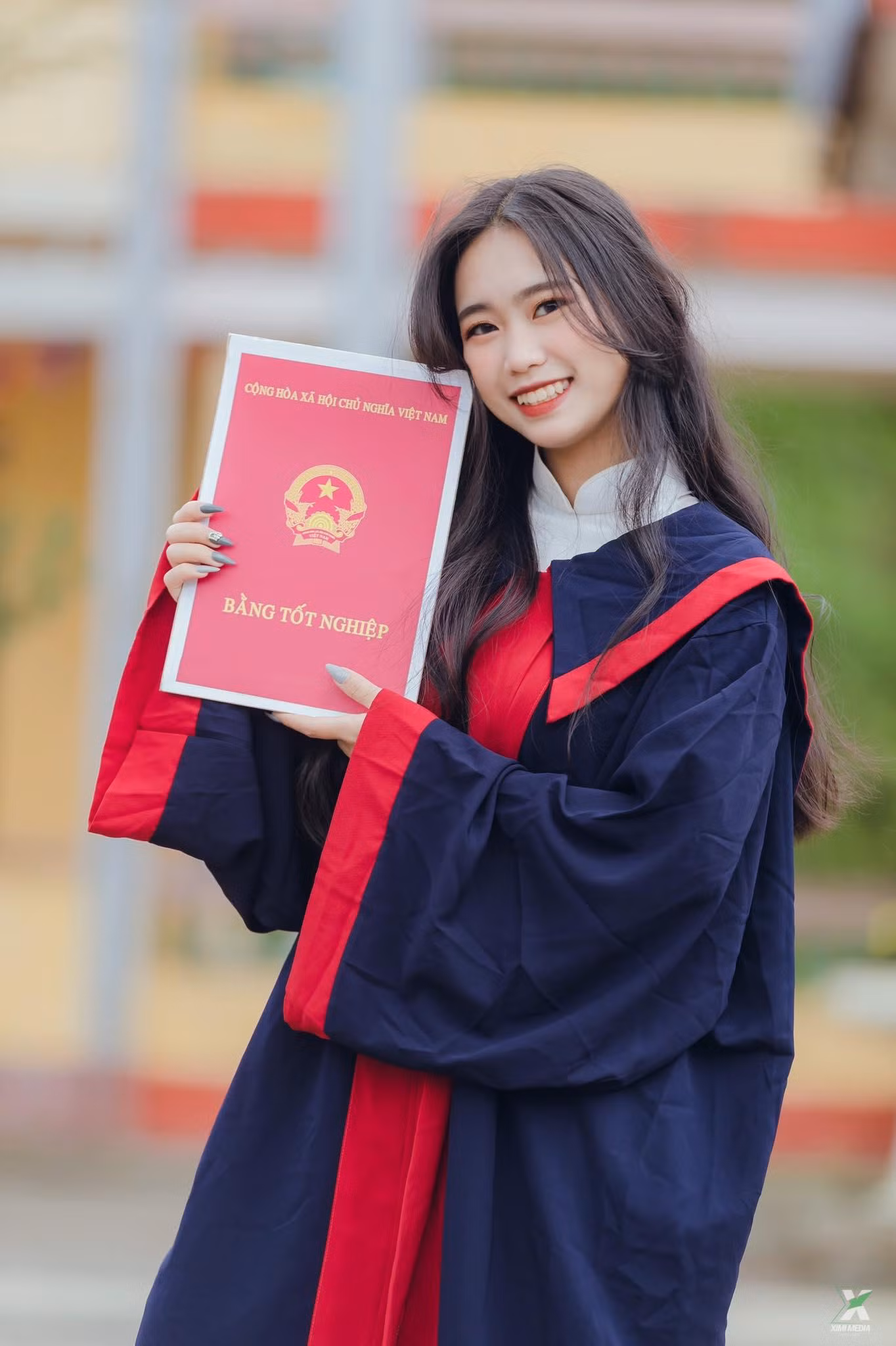 Hồng Quyên tin rằng với môn Lịch sử chỉ cần cố gắng tập trung ôn luyện chăm chỉ thì sẽ đạt được kết quả cao. Ảnh: NVCC