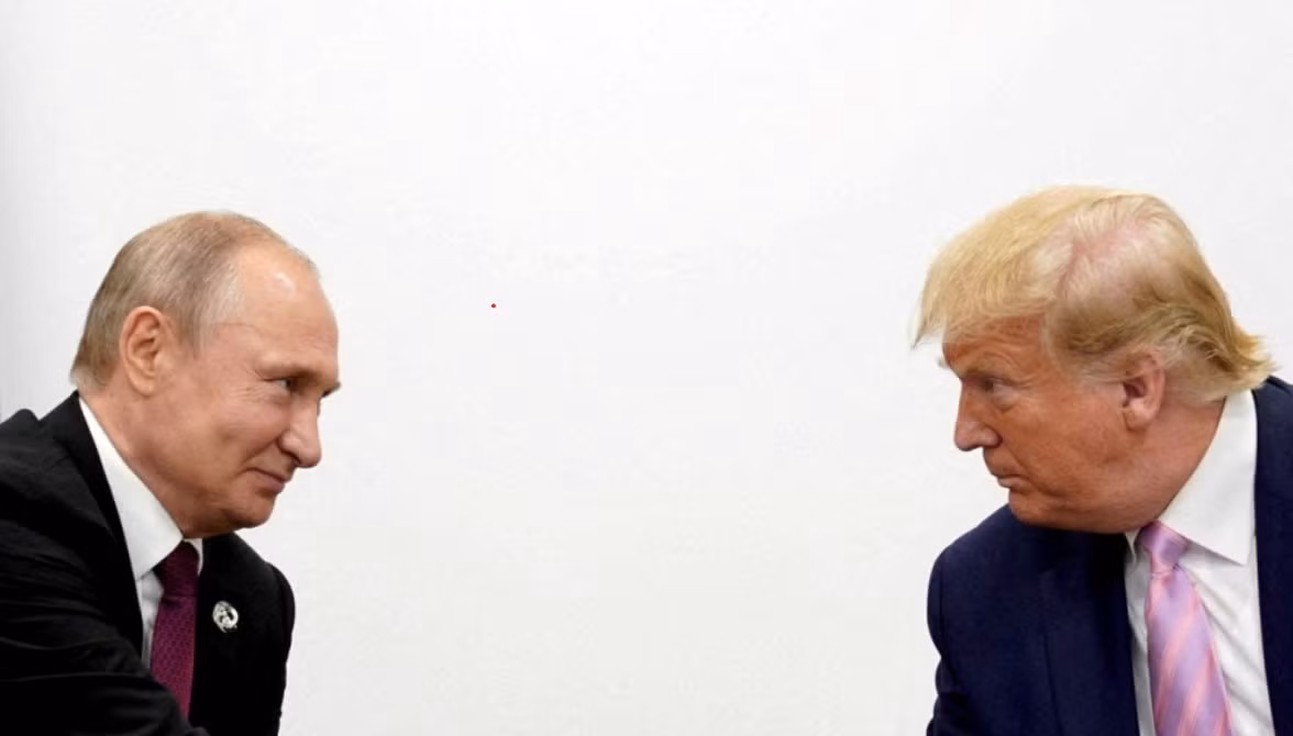 Tổng thống Nga Vladimir Putin và Tổng thống Mỹ Donald Trump trong cuộc gặp tại Osaka, năm 2019. (Ảnh: Reuters) Tổng thống Nga Vladimir Putin và Tổng thống Mỹ Donald Trump trong cuộc gặp tại Osaka, năm 2019. (Ảnh: Reuters)