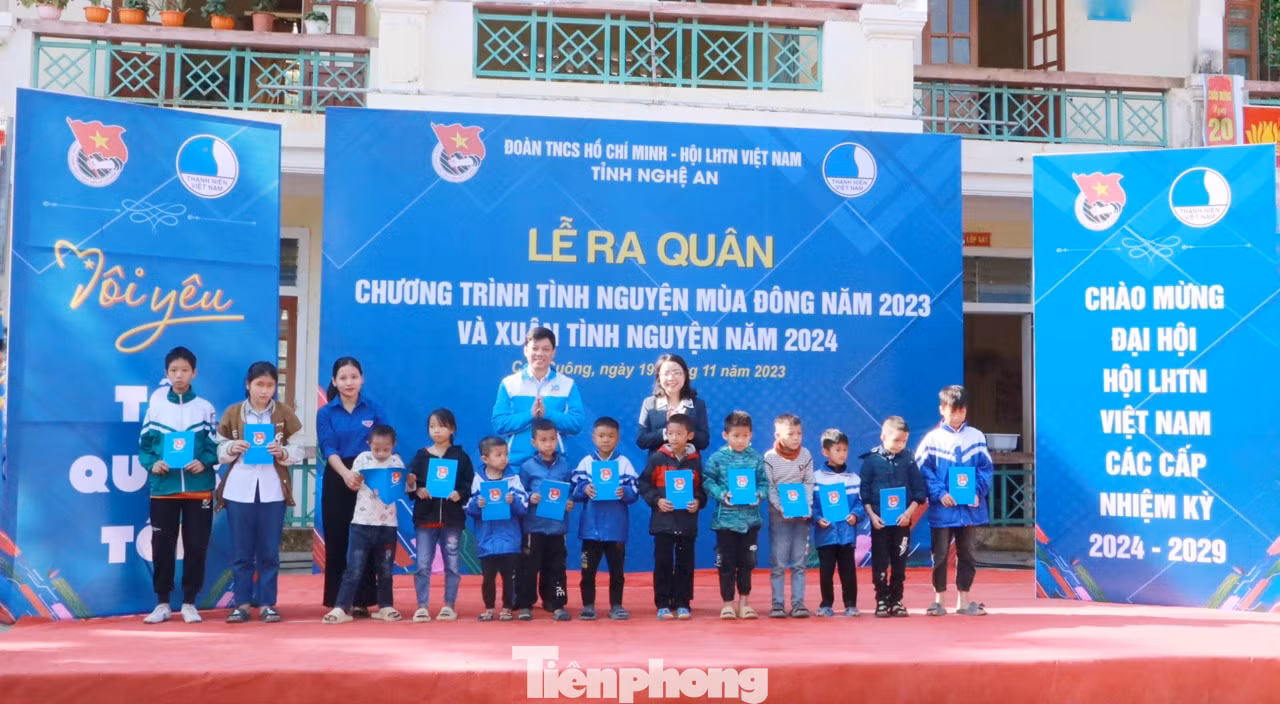 Chương trình tập trung vào 4 chương trình cụ thể gồm: “Đông ấm cho em” nhằm quyên góp chăn ấm, áo ấm, đồ dùng học tập hỗ trợ thiếu nhi, học sinh tại các địa bàn khó khăn tỉnh Nghệ An; chương trình “Đồng hành cùng nông dân” nhằm tổ chức vận động, quyên góp lương thực, thực phẩm, nhu yếu phẩm, quần áo, chăn ấm, giày, dép để hỗ trợ người dân vùng sâu, vùng xa; chương trình “Vì sức khỏe cộng đồng” nhằm tổ chức khám bệnh, tư vấn sức khỏe, cấp phát thuốc miễn phí cho người dân, trẻ em có hoàn cảnh khó khăn; chương trình “Những bước chân vì cộng đồng” nhằm nâng cao sức khỏe, rèn luyện thể chất cho đoàn viên, hội viên, thanh niên và gây quỹ triển khai các hoạt động an sinh xã hội, chăm lo Tết cho các đối tượng có hoàn cảnh khó khăn.
