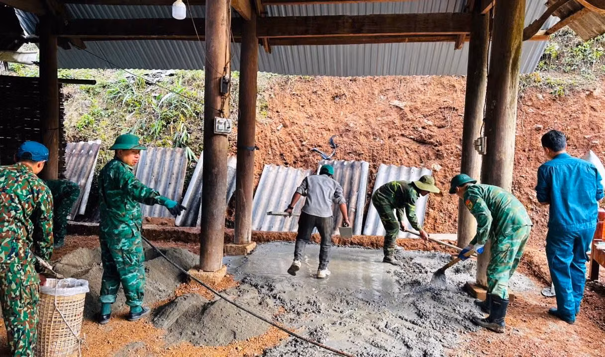Tất cả đều cố gắng giúp người dân sớm có nhà ở mới khang trang, vững chắc, an cư lạc nghiệp.