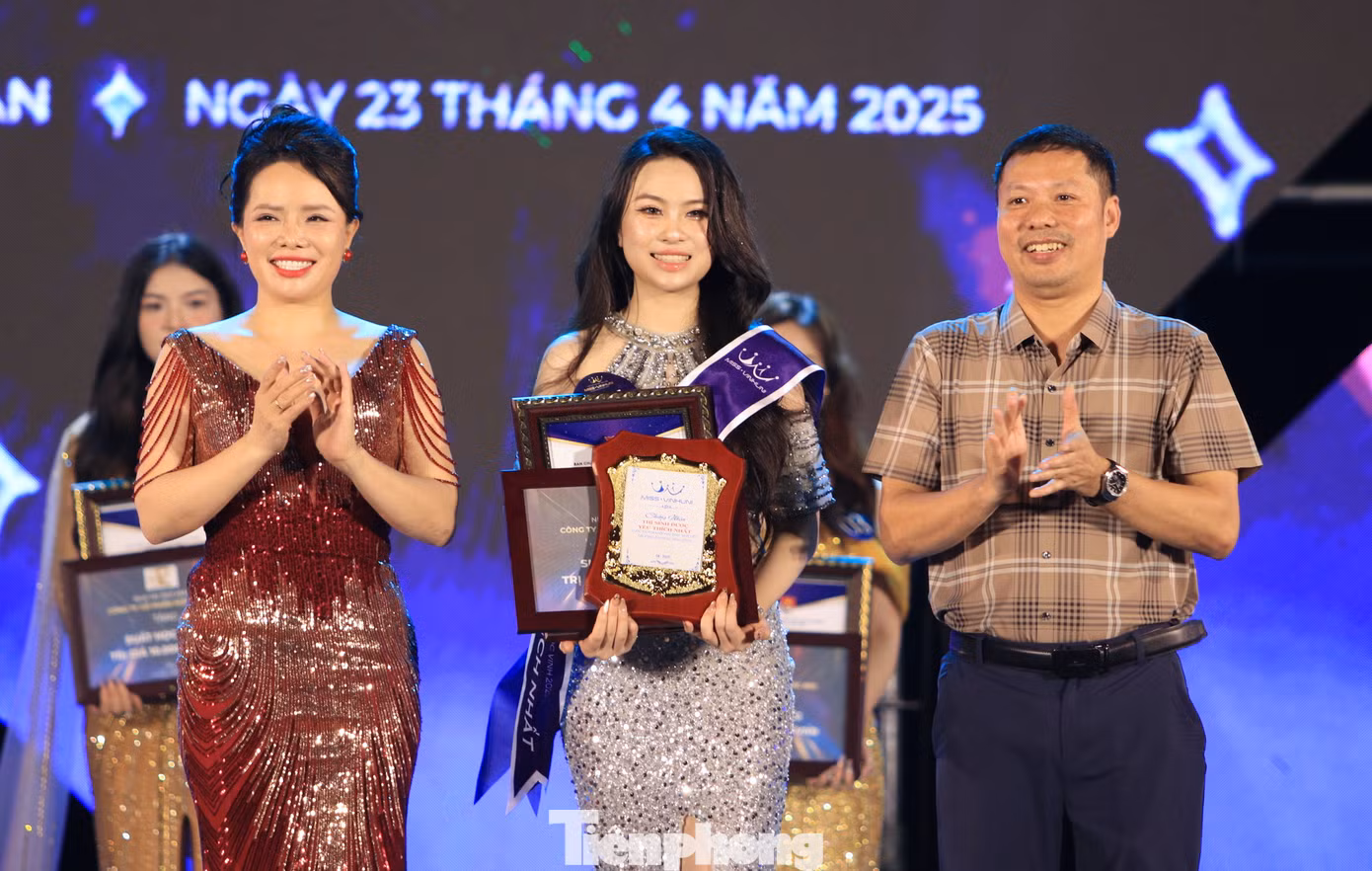 Trải qua các phần thi, ban giám khảo đã trao giải phụ cho các thí sinh gồm các giải: Làn da đẹp nhất; Thí sinh được yêu thích nhất, Gương mặt khả ái và Tỏa sáng tài năng.