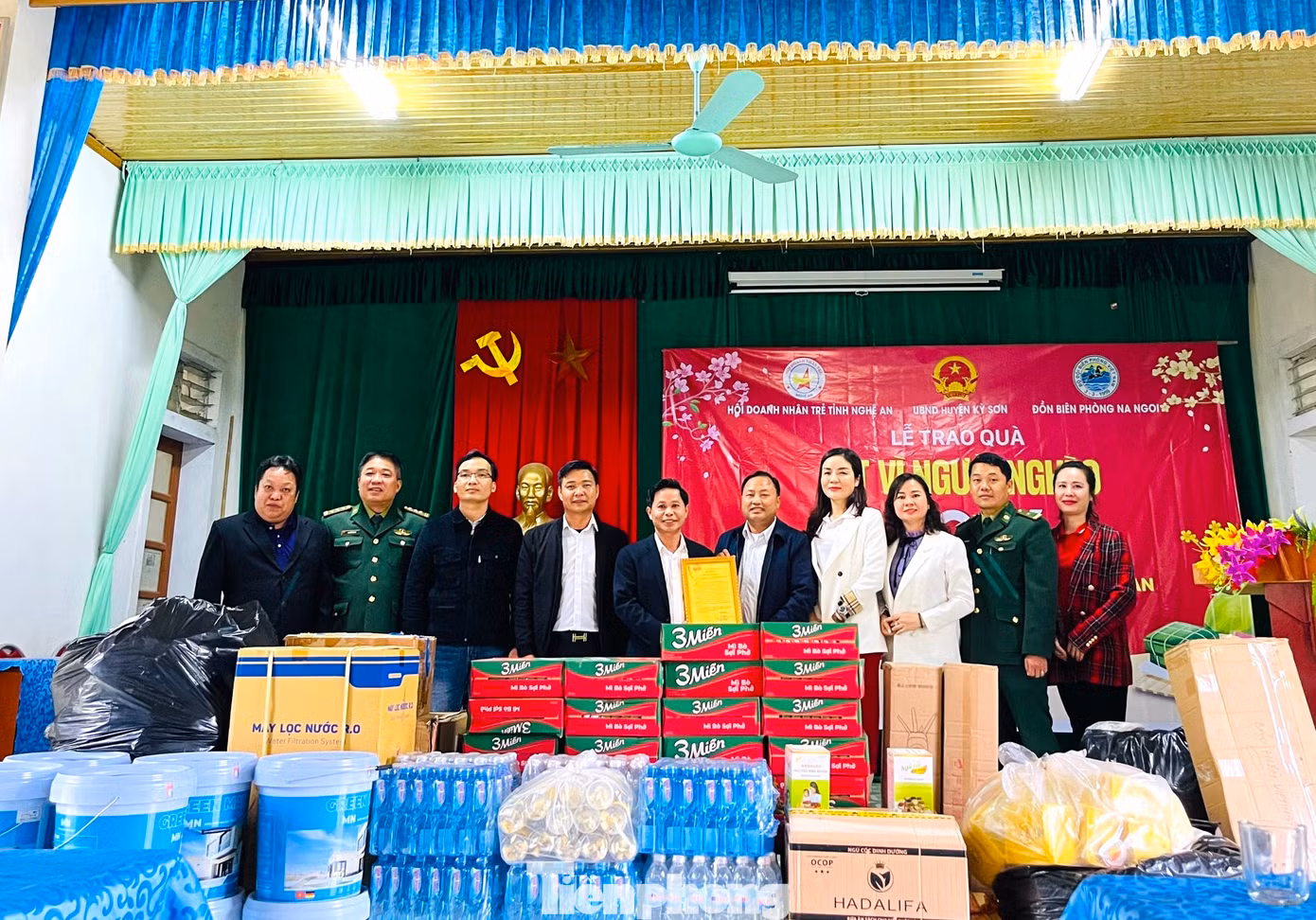 Những món quà ý nghĩa sẽ là niềm động viên, khích lệ cho các hộ dân chuẩn bị đón Tết cổ truyền sum vầy, hạnh phúc.