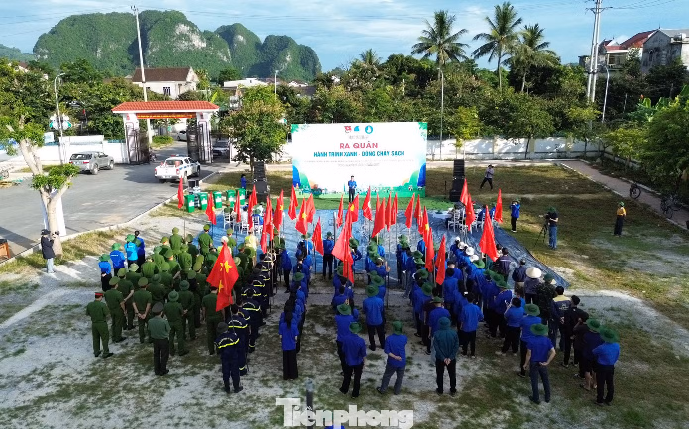 Sáng 28/6, tại thị trấn Trà Lân (huyện Con Cuông), Tỉnh Đoàn Nghệ An đã tổ chức Lễ ra quân chương trình "Hành trình xanh - Dòng chảy sạch", hưởng ứng đợt cao điểm chiến dịch Thanh niên tình nguyện Hè 2025. Hoạt động được tổ chức nhằm xử lý vệ sinh môi trường, vệ sinh sông, suối, khơi thông dòng chảy trên địa bàn; góp phần làm sạch đẹp cảnh quan, bảo vệ môi trường.